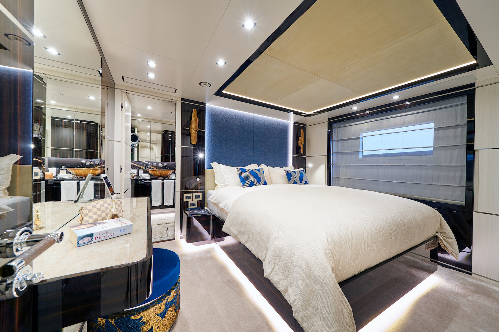 https://api.arconyachts.com/storage/38107/conversions/k6DkV5yqbGdw2CXkhbXTfcxIOWJwFCpmO5CrLJrS-optimize.jpg