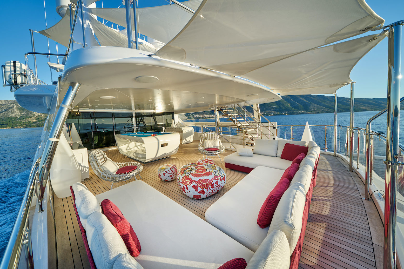 https://api.arconyachts.com/storage/38112/conversions/rG9ydHDh5xfikgFPW5Ep059Ix3vn4Ff037OBH11F-optimize.jpg