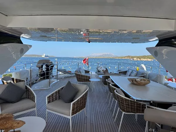 https://api.arconyachts.com/storage/38140/conversions/YYcFbRyNqAYlojmBrKG9GEf4udkLEne4p1vhzdcE-optimize.webp