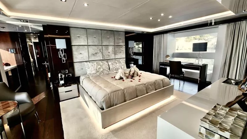 https://api.arconyachts.com/storage/38145/conversions/aD1a6wiXPjc3BCdRFLaX8EPQdiMgkFWQLm5Gtf4P-optimize.webp