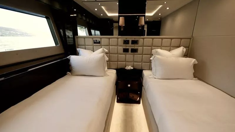 https://api.arconyachts.com/storage/38149/conversions/os3ViIVkTlhkeiKnXBNTOtHj0Wn1ZWFPbAoQLrqL-optimize.webp