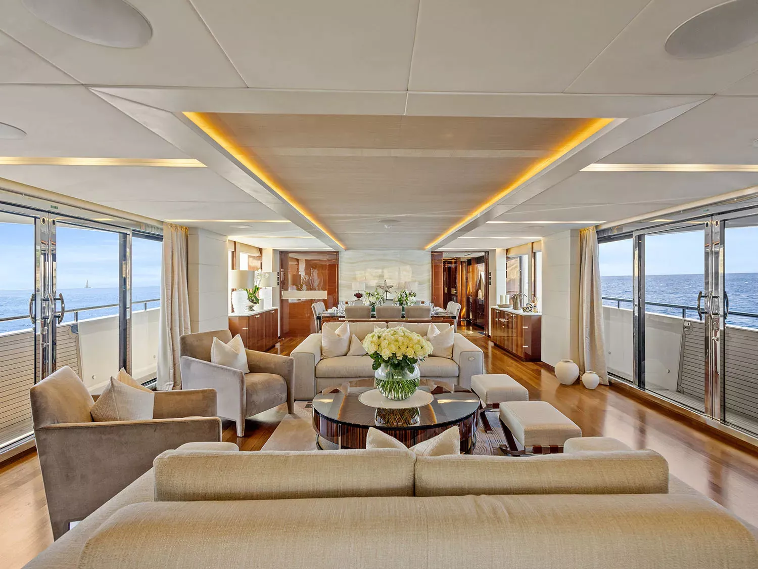https://api.arconyachts.com/storage/38159/conversions/z2npRrOmyqIZ01bUn1Fn98sUKhLxj2z8IKJ86zCR-optimize.webp