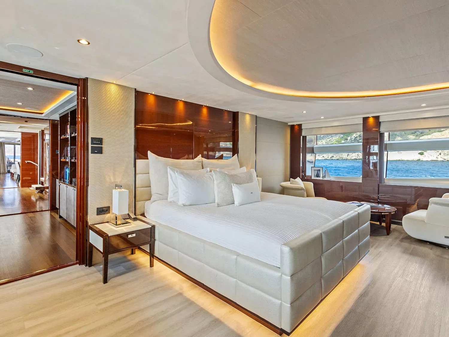 https://api.arconyachts.com/storage/38161/conversions/jdd0Q2hrO3h53VZff4Aqyg9MOMwjE6e3d0RWMBDS-optimize.webp