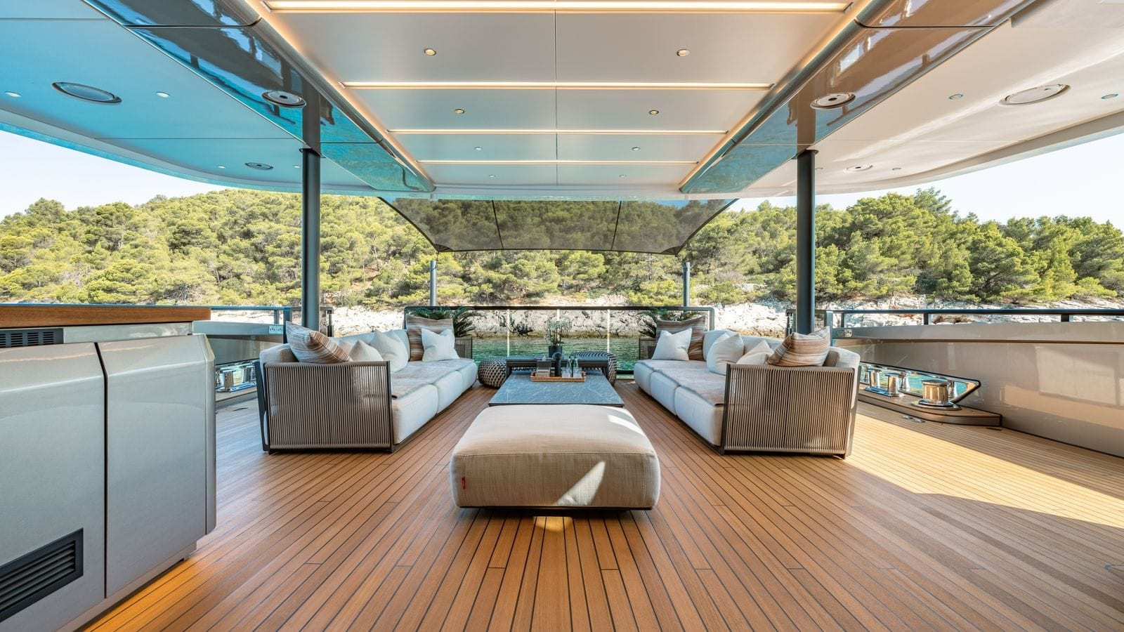 https://api.arconyachts.com/storage/38173/conversions/OpMd5EyHQc6QjHlRuCY1BGN8o9A8haHVZNEsW22r-optimize.jpg