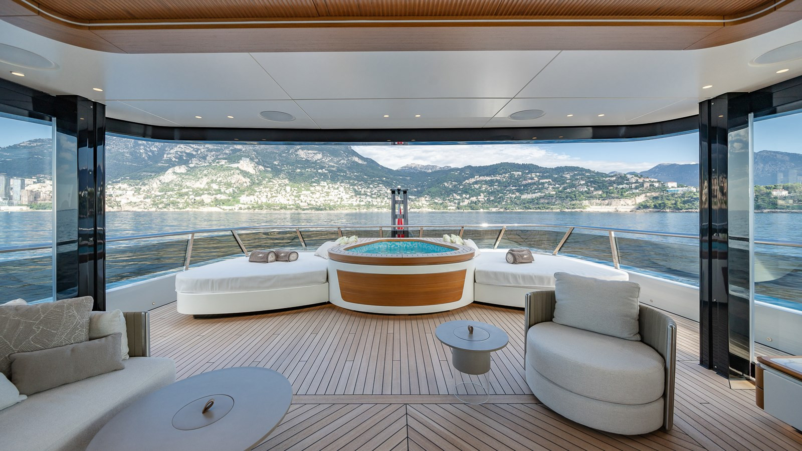 https://api.arconyachts.com/storage/38189/conversions/i1S3L0H3o5AmombJqEm7jibdSdz3o7PrMP6fBcVy-optimize.jpg