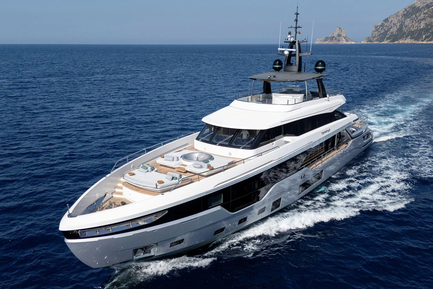 TAMANYA - Azimut Grande 38 Trideck
