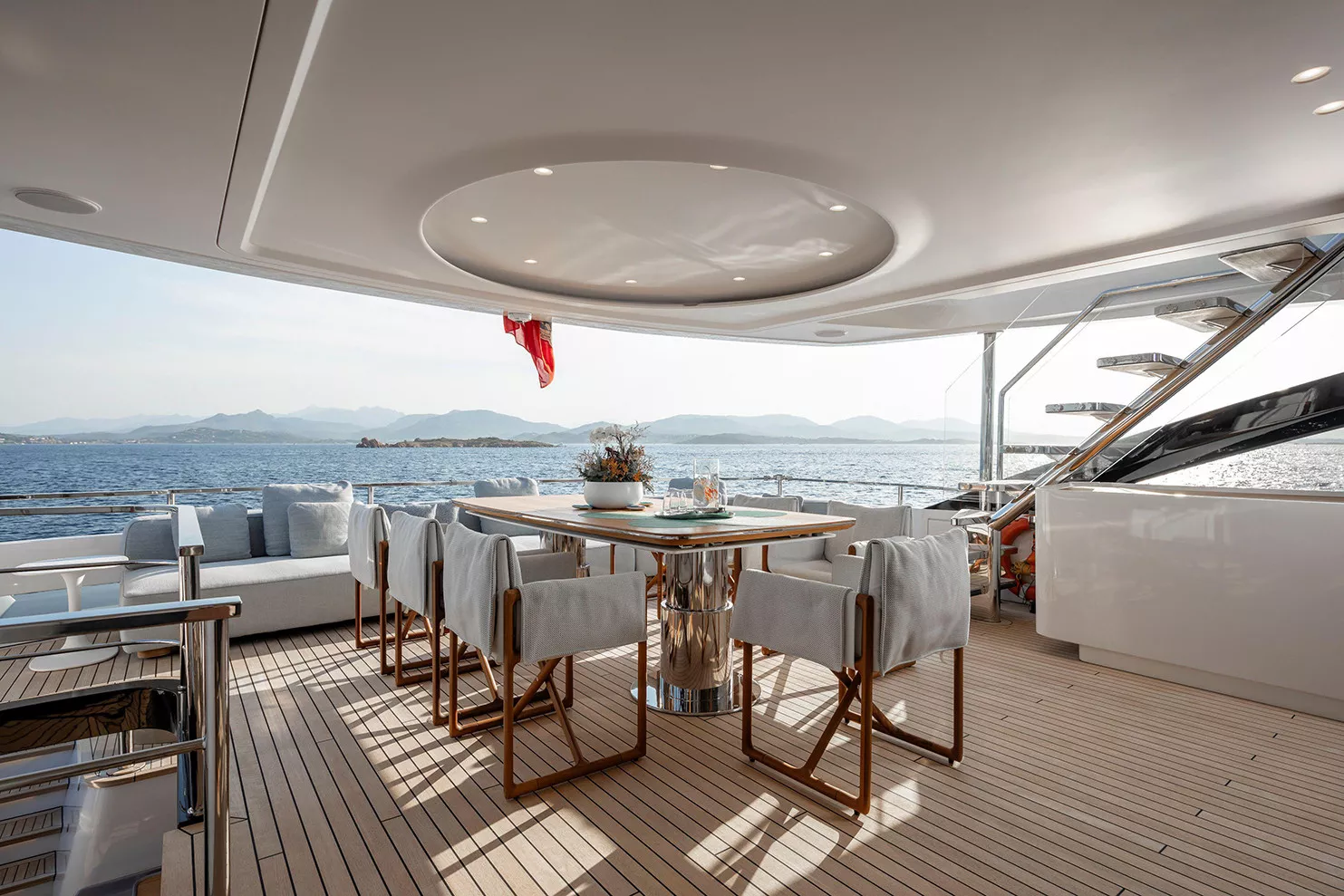 https://api.arconyachts.com/storage/38204/conversions/bs0MNRwBAZ1y6x53fRjt6K9rbSZIG72O5foH8yei-optimize.webp