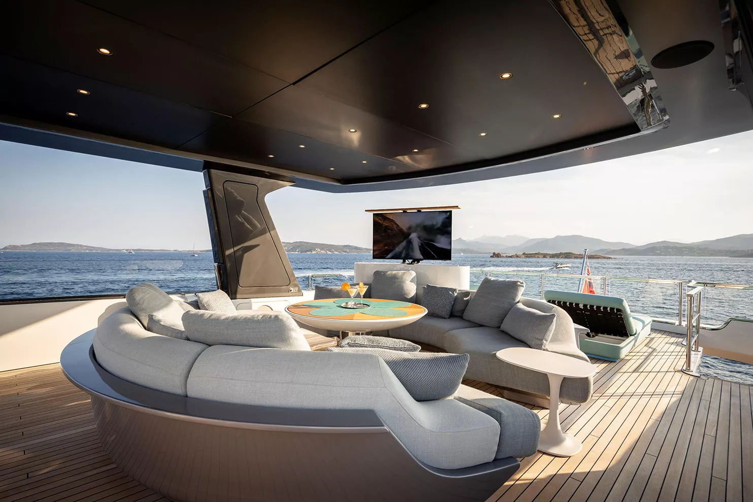 https://api.arconyachts.com/storage/38208/conversions/hFkyoeOxBvdE89haXLNcY8kcNQcPpF3A4fUlpZnw-optimize.webp