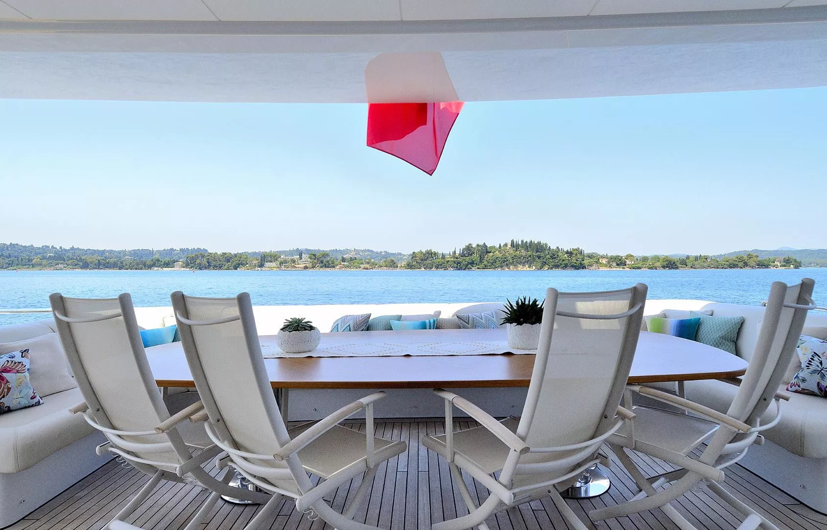 https://api.arconyachts.com/storage/38218/conversions/7gPZZ7HXFd93fxpy7jDUb3EJvdAnFa2zfOz82SWc-optimize.webp