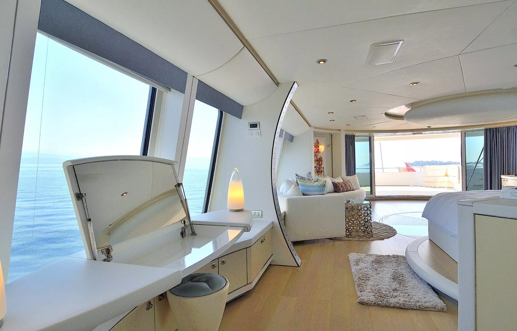 https://api.arconyachts.com/storage/38224/conversions/WoOh51U5qS6Jvkkf9cNVyAy2YD2s76wxbaS7PHD4-optimize.webp