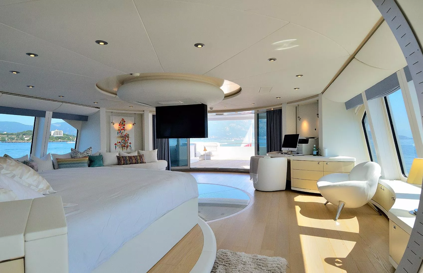 https://api.arconyachts.com/storage/38225/conversions/y2d1Etk58cN2boJTdKc5joOb9CiWyzgmKKTAvxGk-optimize.webp