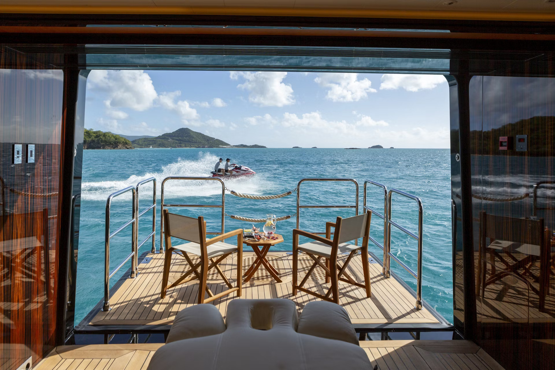 https://api.arconyachts.com/storage/38237/conversions/Cf2BqCMudwlTdpv0oBQW2GAQAg5nIaUsGjz9vGiB-optimize.jpg