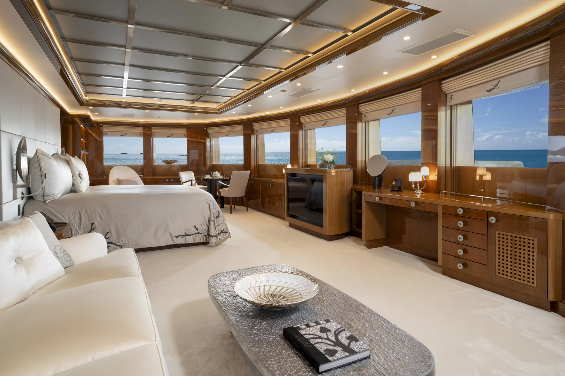 https://api.arconyachts.com/storage/38245/conversions/8uHGhWCPFAbMRKM194b667xi8AI7YFgn4KW9A94s-optimize.jpg