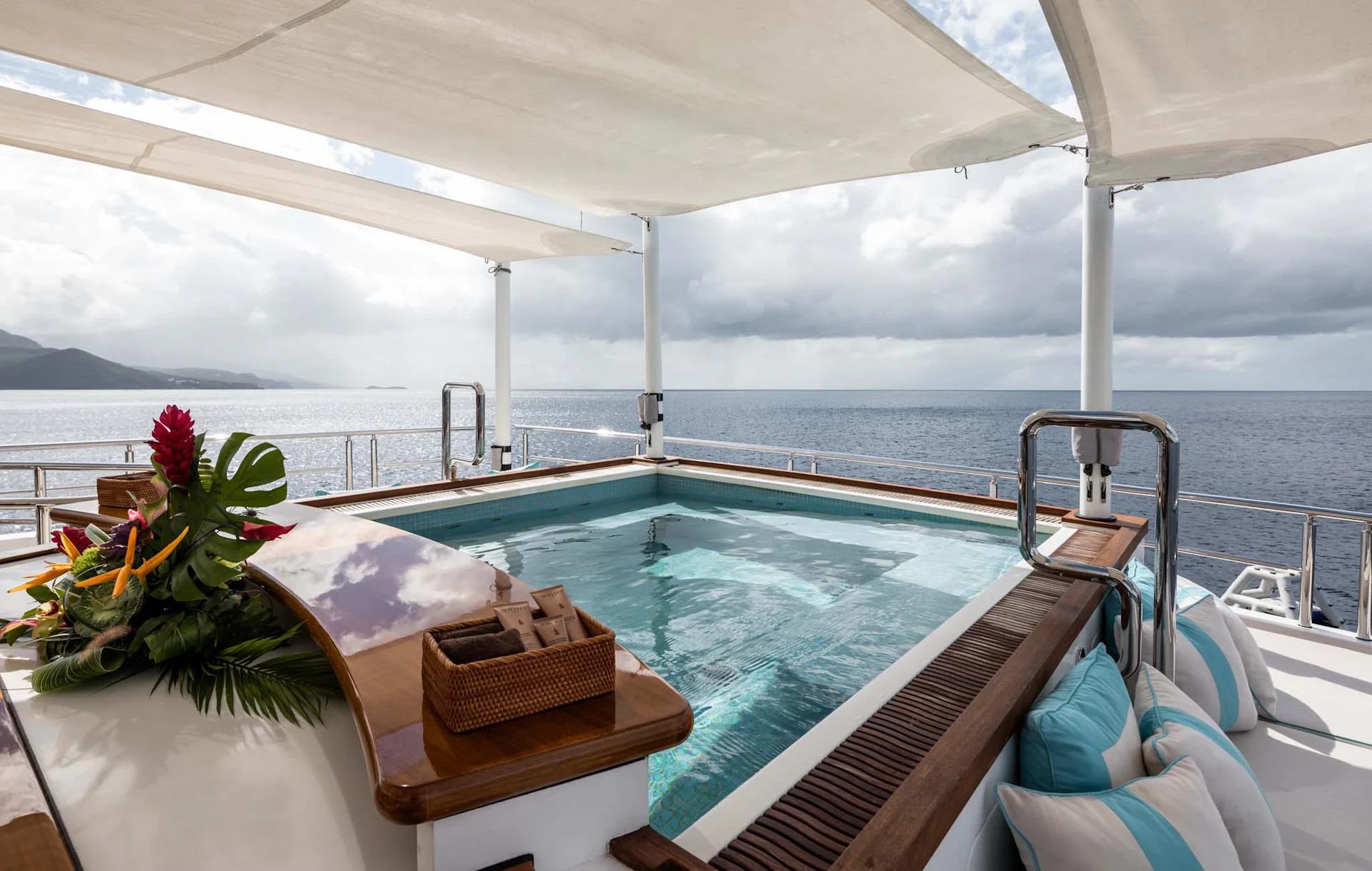 https://api.arconyachts.com/storage/38301/conversions/6hhoZ7enqCzhjGOKOX7cJFC9zcoLozXMp5Fy8Ajm-optimize.jpg