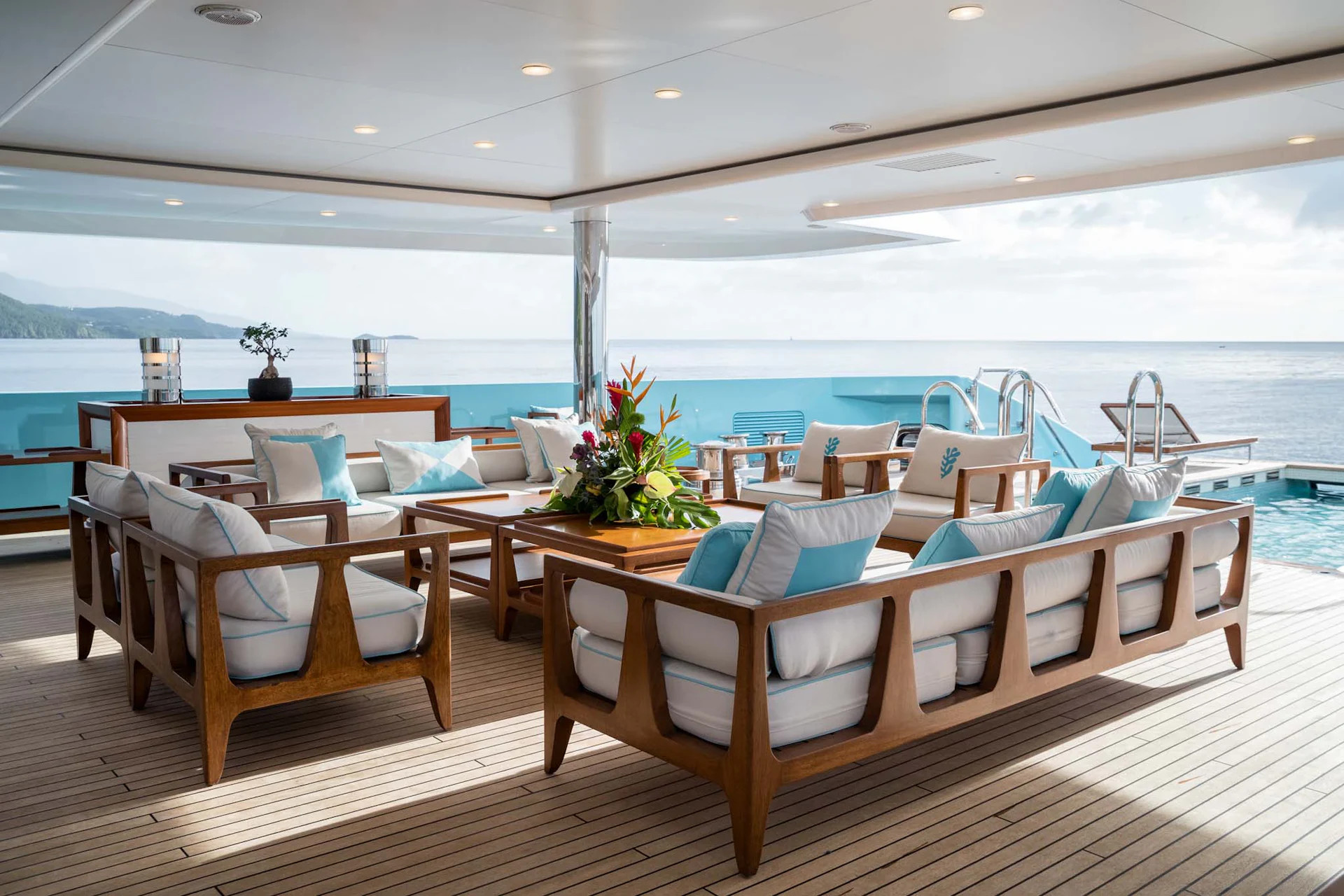 https://api.arconyachts.com/storage/38303/conversions/Qg5XgFiJgG5pyXXUFLRJTIbKo5sUETzJlunroFyI-optimize.jpg