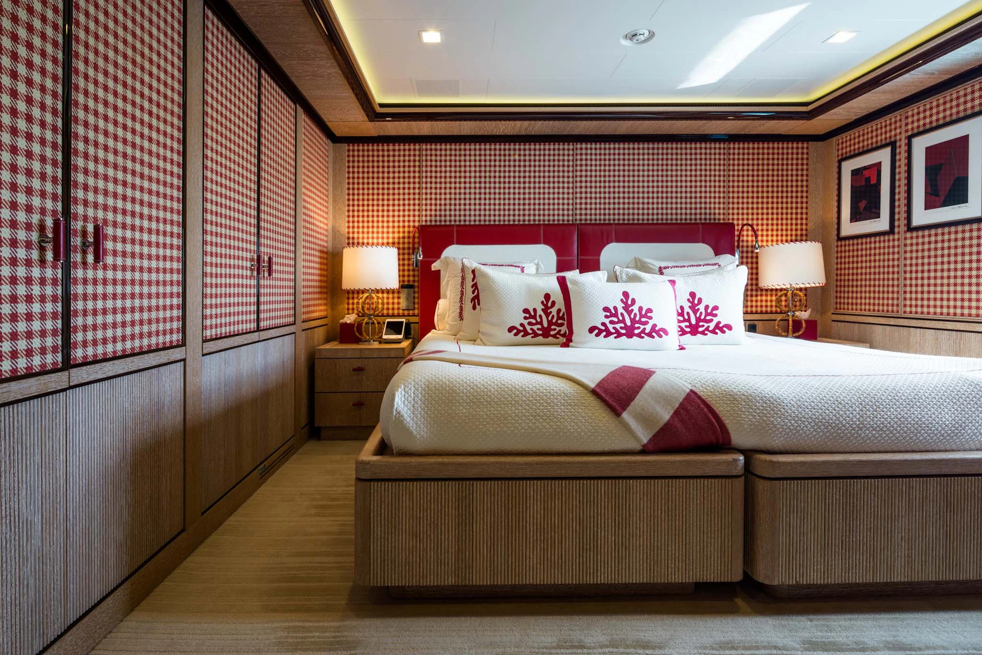 https://api.arconyachts.com/storage/38315/conversions/yCHpAgHcAOrEnnsAWa94O4iEcRtDYi1LHzdwSK8y-optimize.jpg