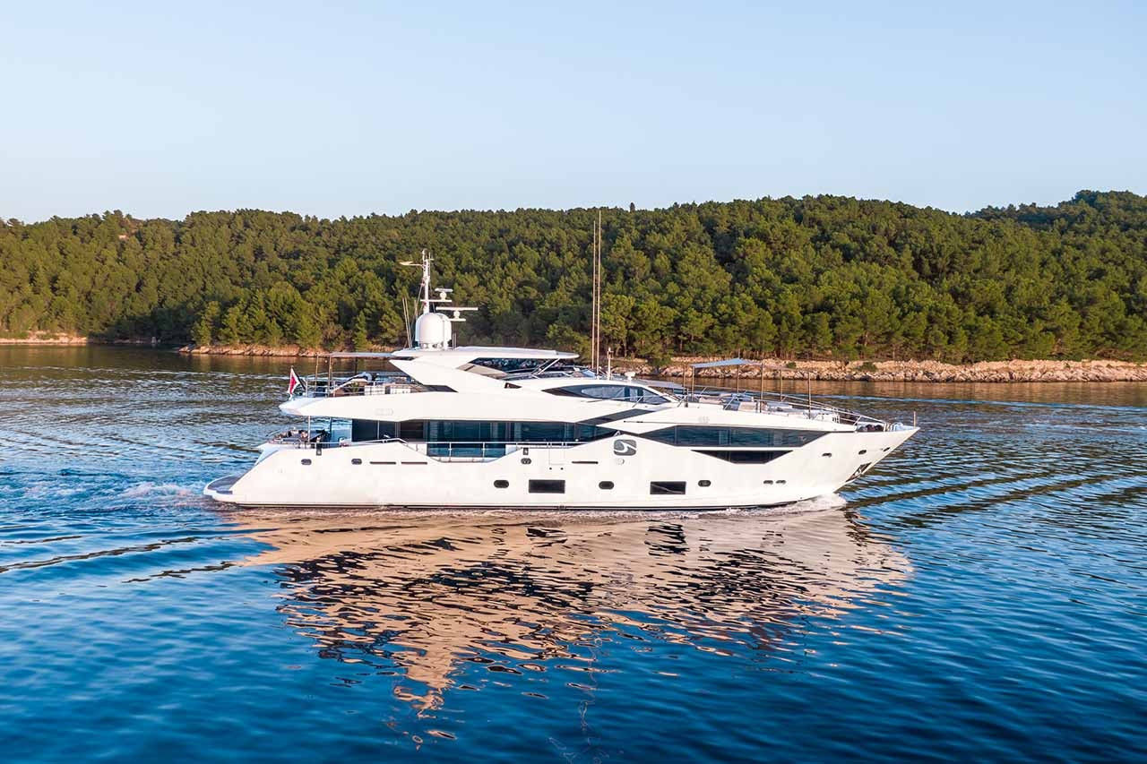 https://api.arconyachts.com/storage/38342/conversions/SWErz1GrzHCYnIwGbIgJt3w39rYJfkpVHhtep2Us-optimize.jpg