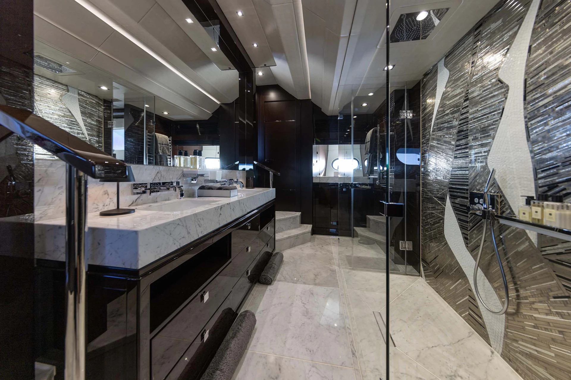 https://api.arconyachts.com/storage/38352/conversions/CRvIvgCeou1z0L93T1BCMJviroqESAOKaq2ozTUk-optimize.jpg