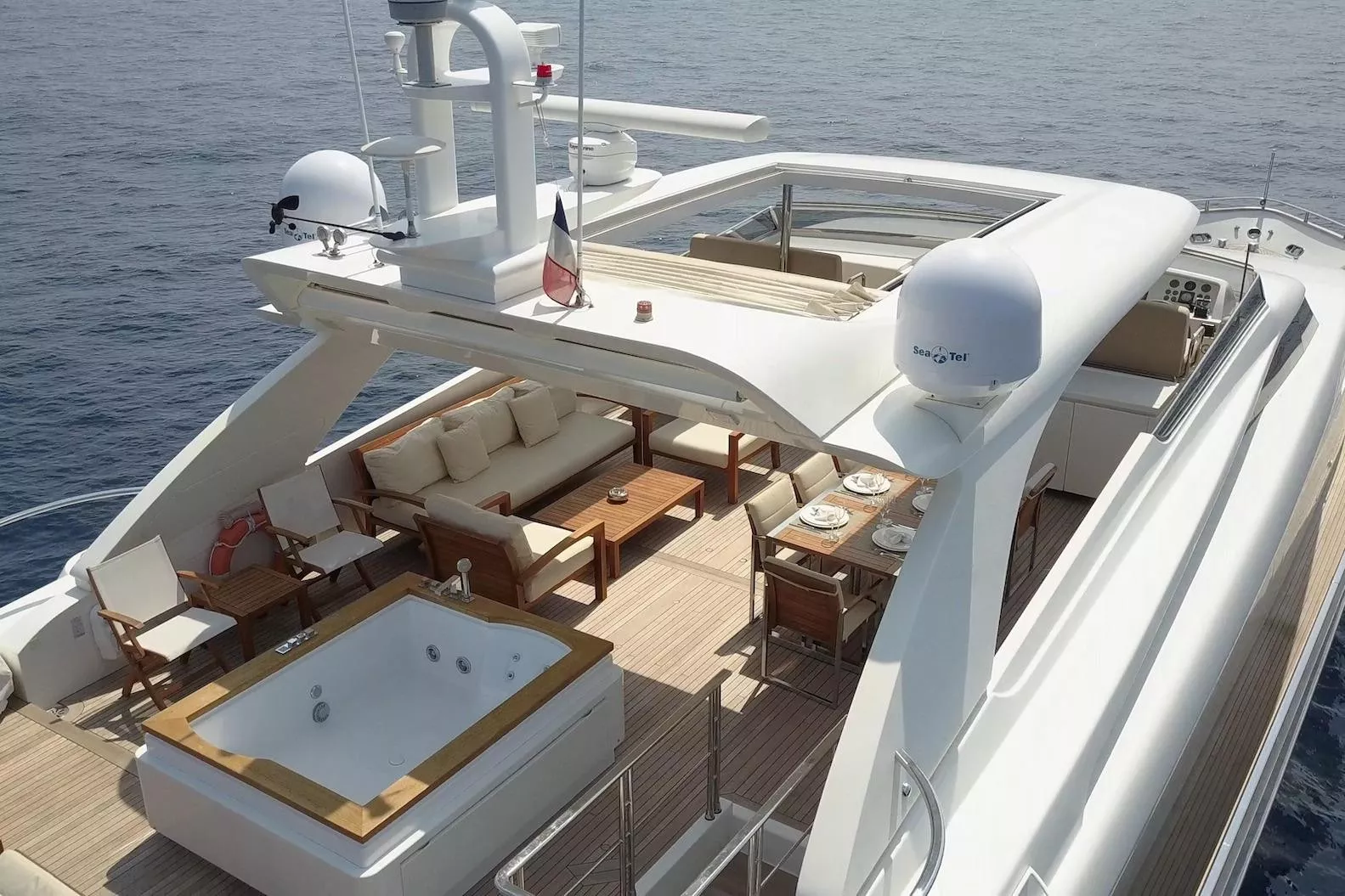 https://api.arconyachts.com/storage/38358/conversions/YPu5lU3PMeJIHicbnw3PSkqfLVLQm58cNW5b2zIu-optimize.webp