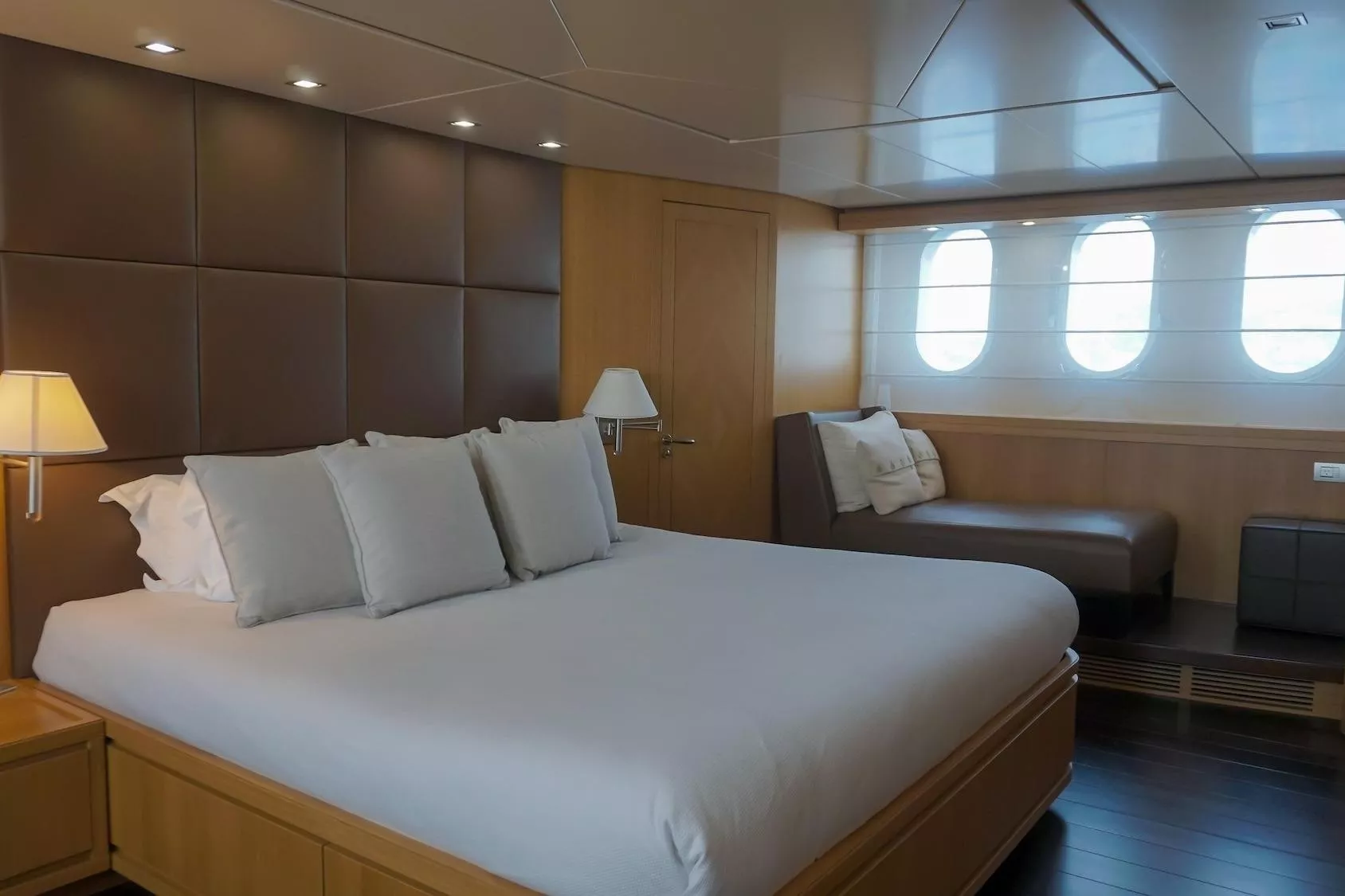 https://api.arconyachts.com/storage/38361/conversions/vgq3kz4MbqCT7X4b3TIOF6NQVSCKS02wBvt09Gds-optimize.webp