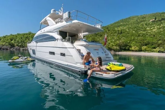 https://api.arconyachts.com/storage/media/24826/conversions/651_8915428460-optimize.webp